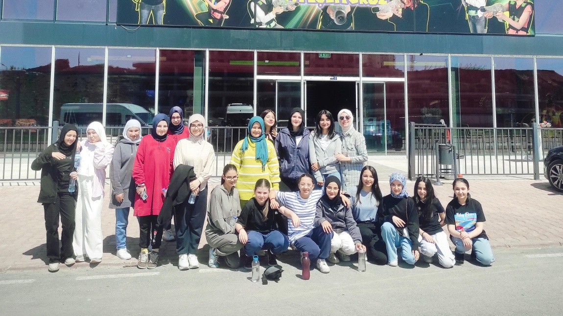 Atık Pil Toplamada Birinci Olan Sınıfımız Lazer Game Oyunu İle Ödüllendirildi
